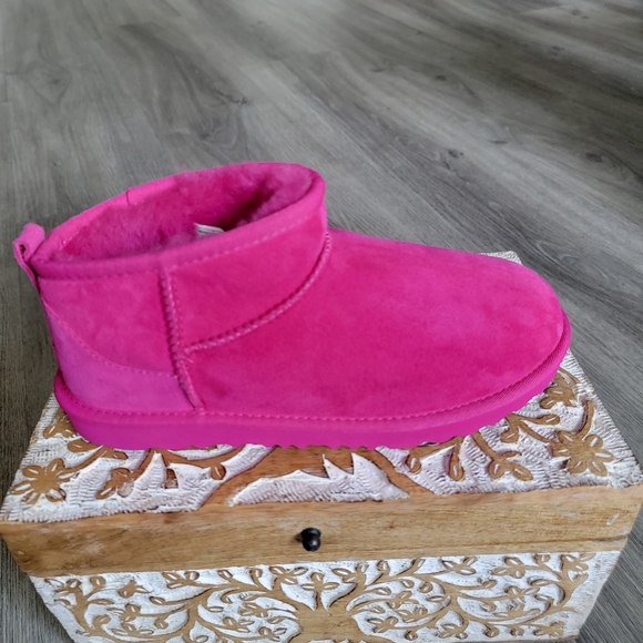 UGG Ultra Mini Suede Boot - Picture 2 of 8